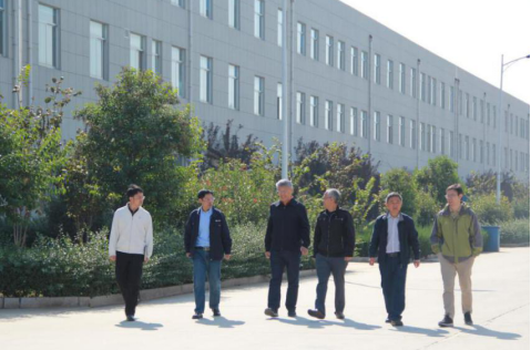 中国机床协会王黎明秘书长来济南一机视察调研